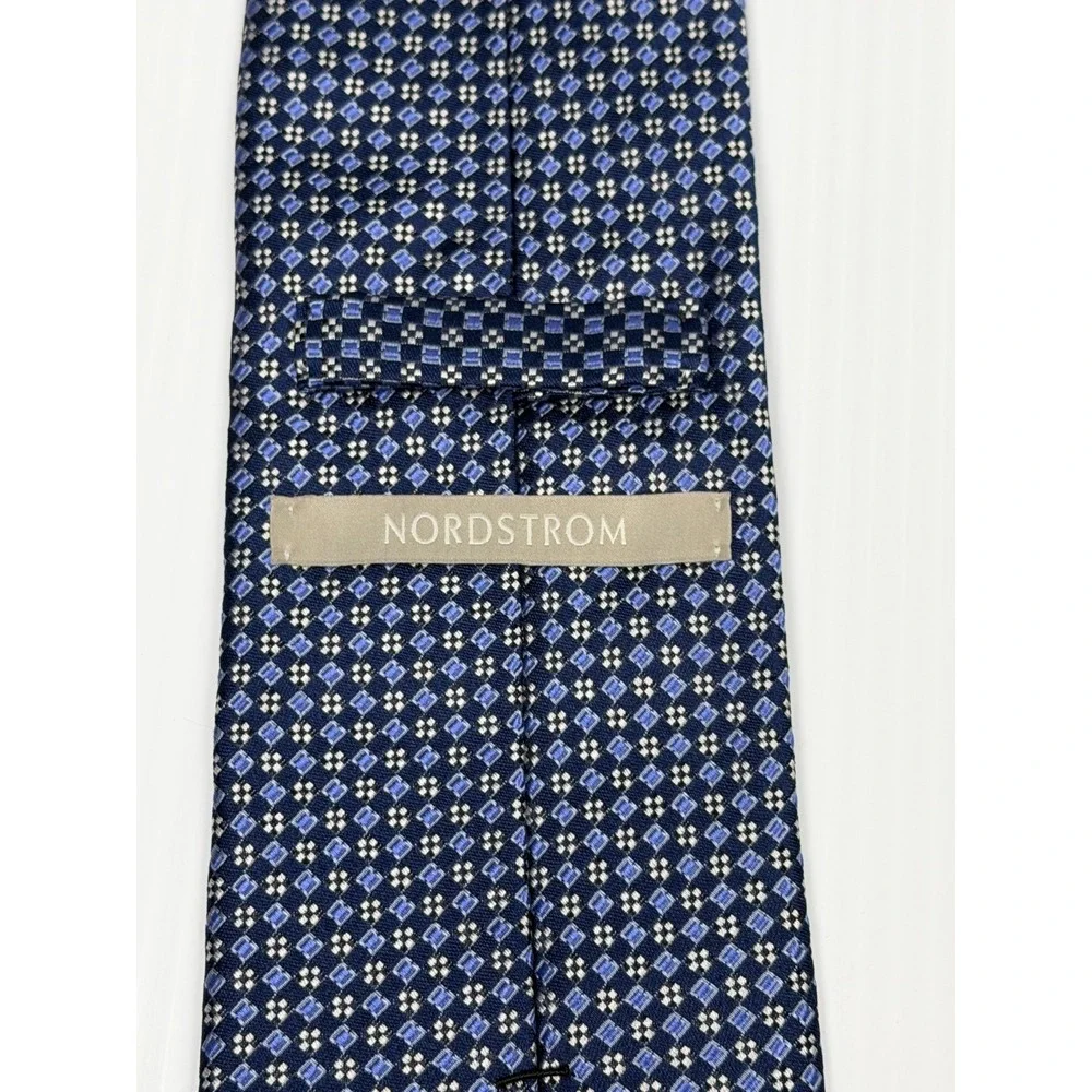 Nordstrom Blue Geometric Pattern Silk Tie Classic Necktie - Picture 2 of 5